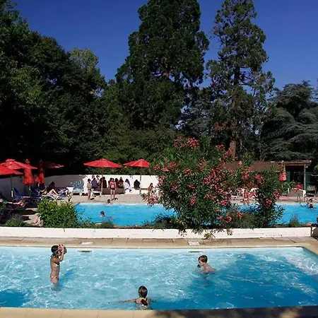 Camping Et Hotel Chateau Du Haget Montesquiou Exterior photo